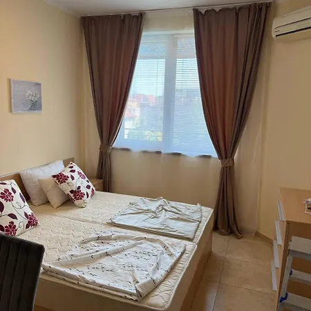 Апартаменти Apollo 4 The Place For Families With Children Несебир