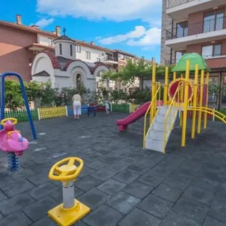 アパート Apollo 4 The Place For Families With Children ネセバル